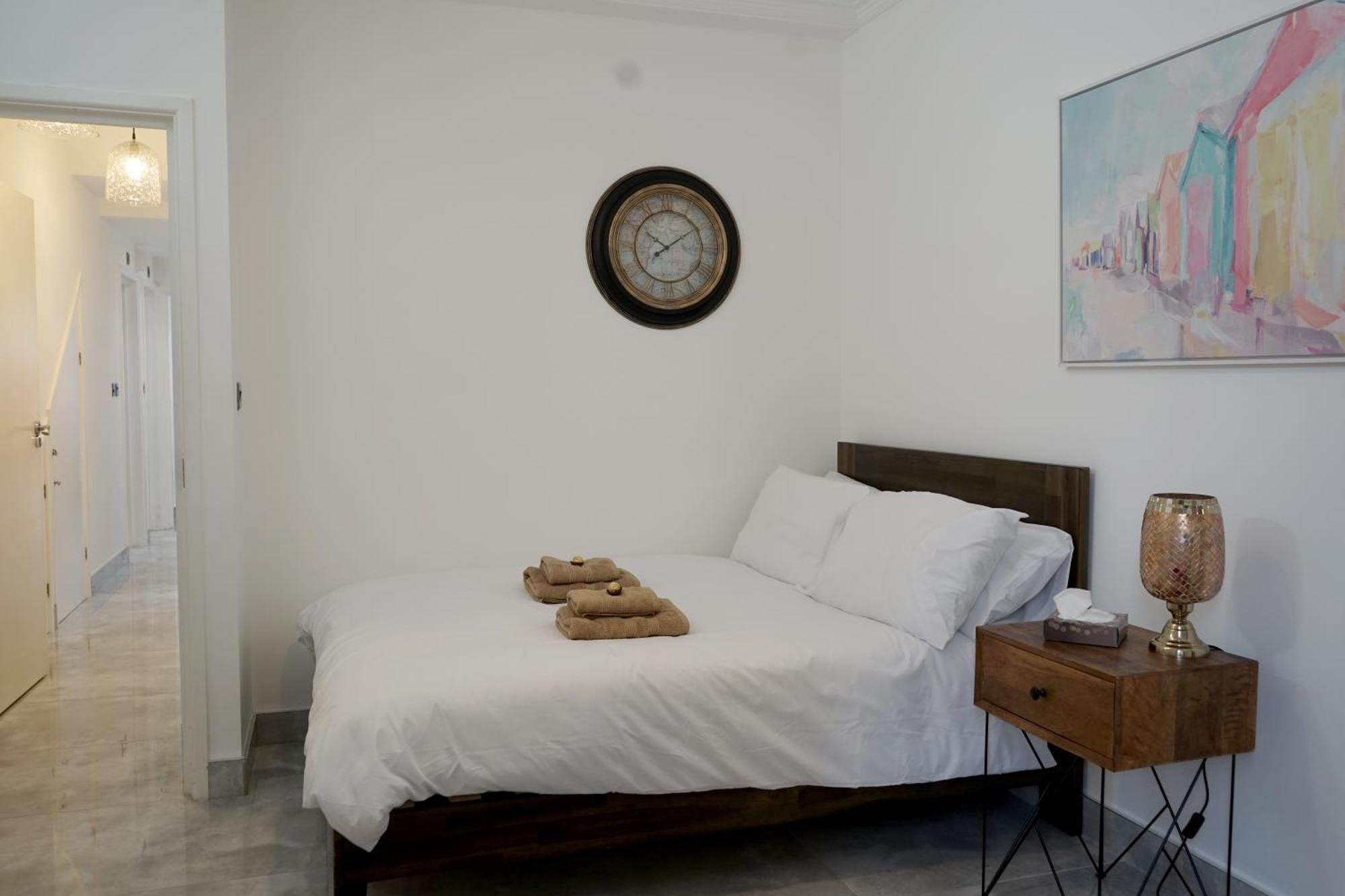 Luxury London House Sleeps 13, 2 Minutes To Metro Vila Exterior foto