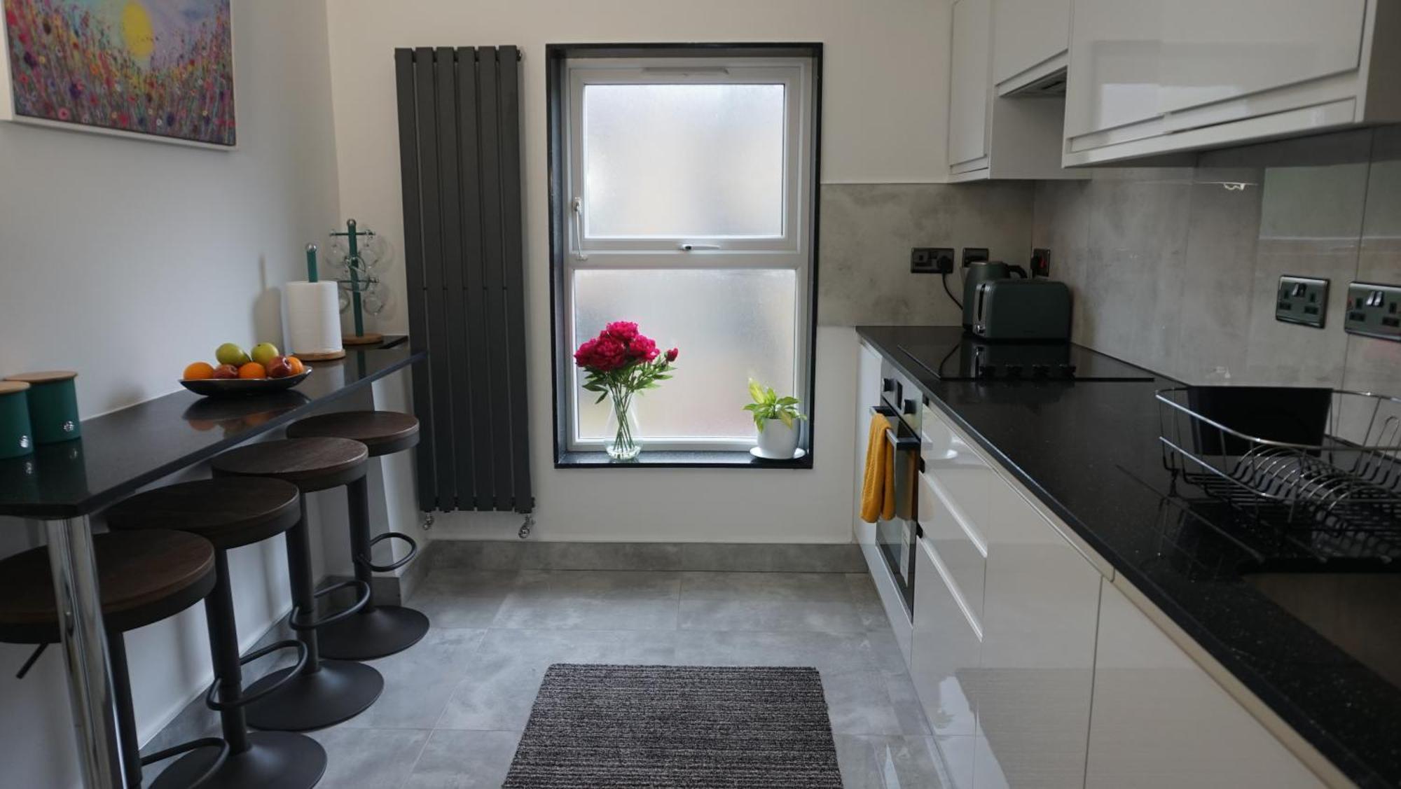 Luxury London House Sleeps 13, 2 Minutes To Metro Vila Exterior foto