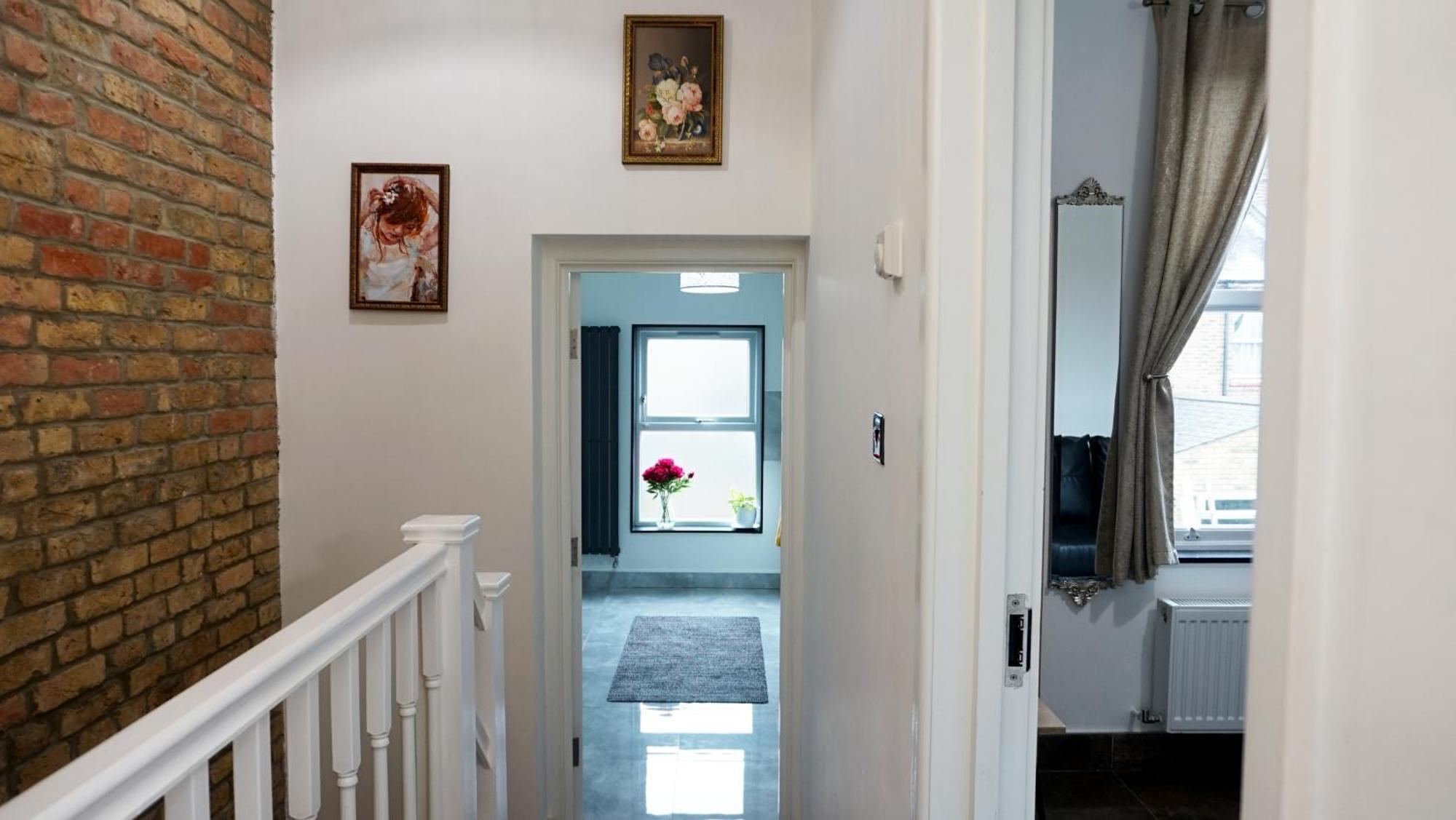 Luxury London House Sleeps 13, 2 Minutes To Metro Vila Exterior foto